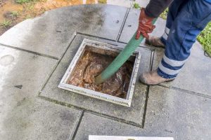 ¿Qué hacer si una arqueta rebosa en fin de semana?